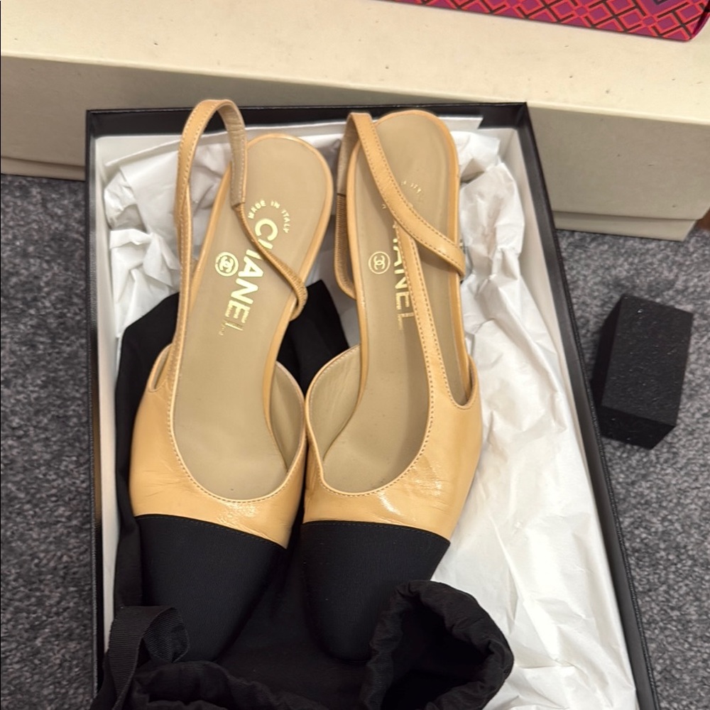 CHANEL Tan and Black Slingback Heels